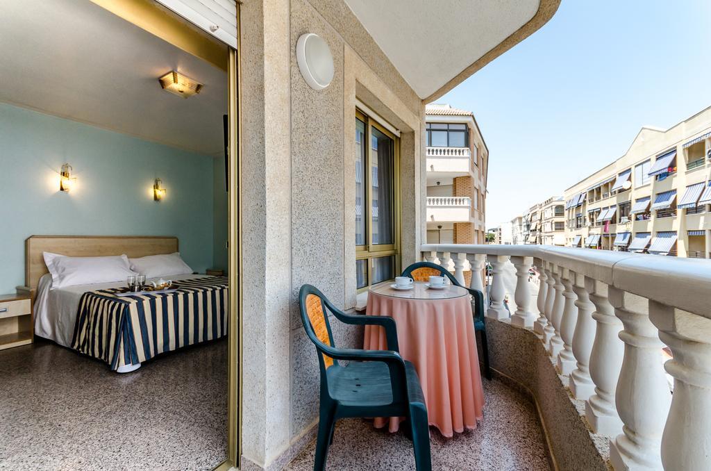 Hotel Mediterráneo Guardamar del Segura Esterno foto